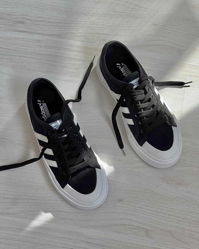 کتونی آدیداس مشکی سفید مدل ونس استایل | کفش اسپرت Adidas زنانه