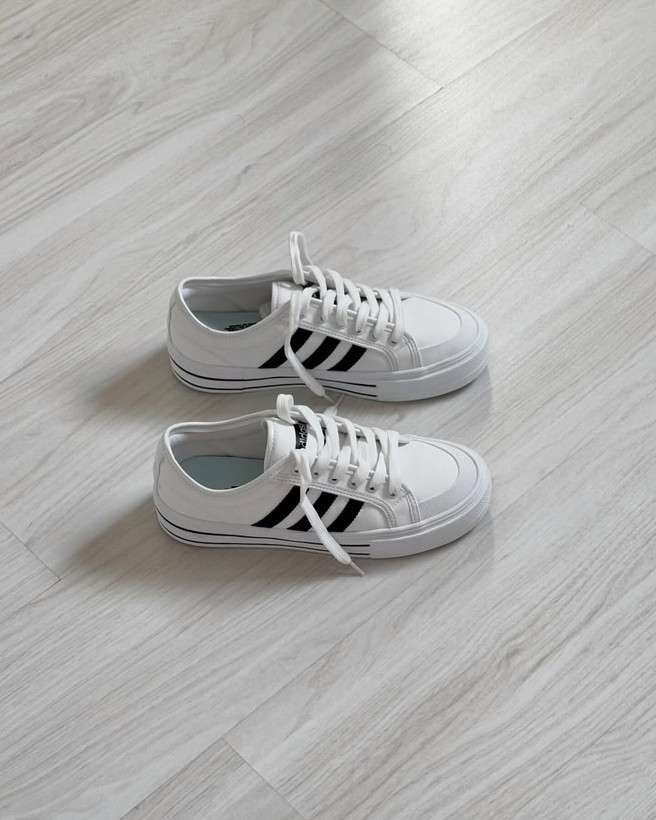 کتونی آدیداس مشکی سفید مدل ونس استایل | کفش اسپرت Adidas زنانه