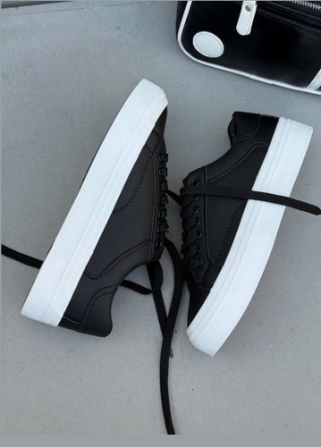 کتونی مشکی بیسیک / Basic Black Sneaker