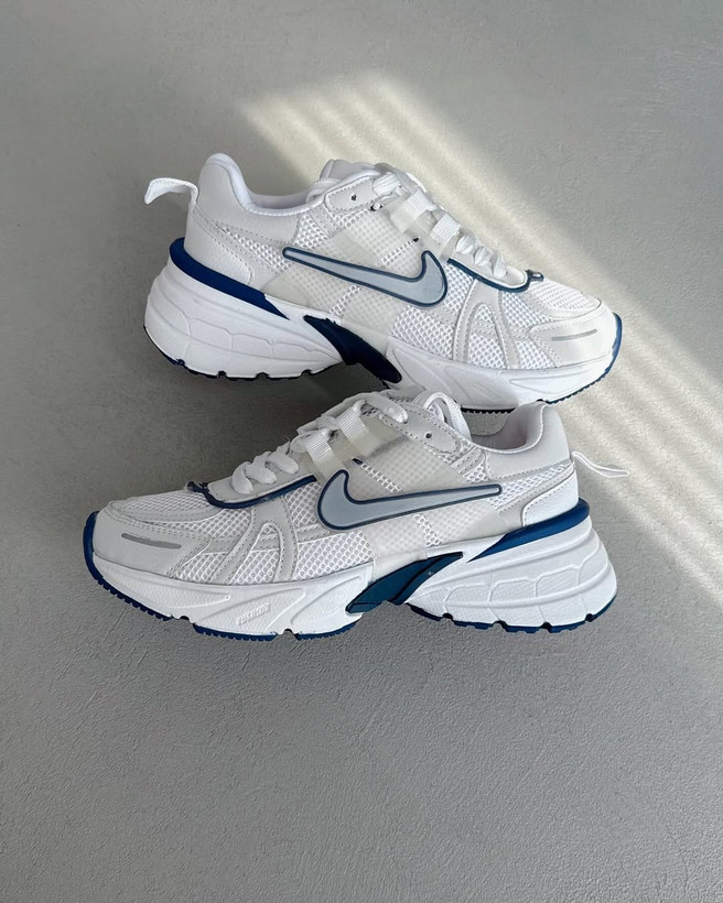 کتونی نایک V2K سفید با خط سورمه ای | Nike V2K white-blue line Sneakers