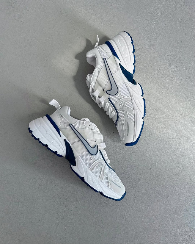 کتونی نایک V2K سفید با خط سورمه ای | Nike V2K white-blue line Sneakers