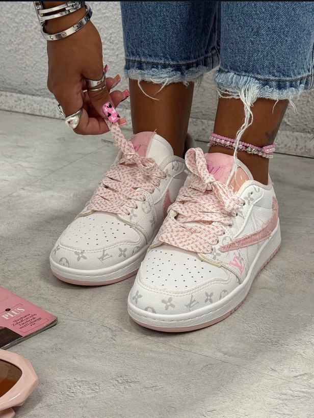 کتونی جردن وان ساق LV صورتی دخترانه | Nike Air Jordan 1 Low LV pink