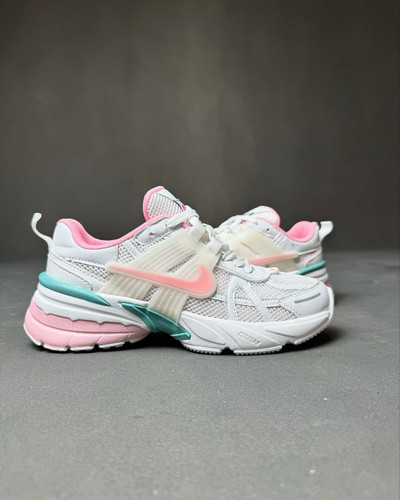 کتونی نایک V2K صورتی زنانه | کفش اسپرت Nike V2K Pink