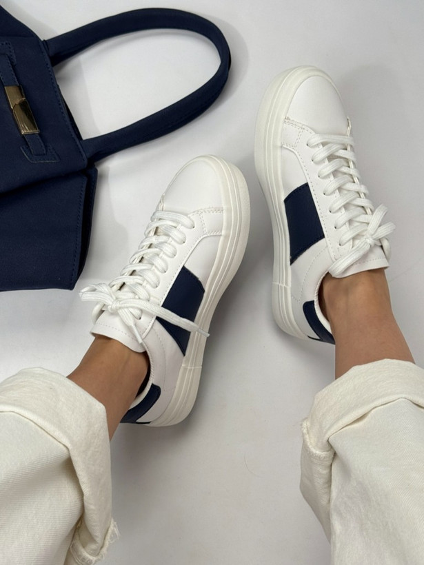 کتونی ونس سفید Line با خط سورمهای | کفش اسپرت مینیمال Vans Line