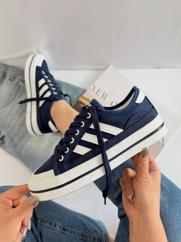 کتونی آدیداس ونس استایل سه خط مشکی سفید | کفش اسپرت Adidas شیک و راحت